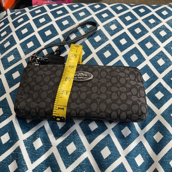 Used once monogram double zip coach wallet wristlet - Picture 8 of 12